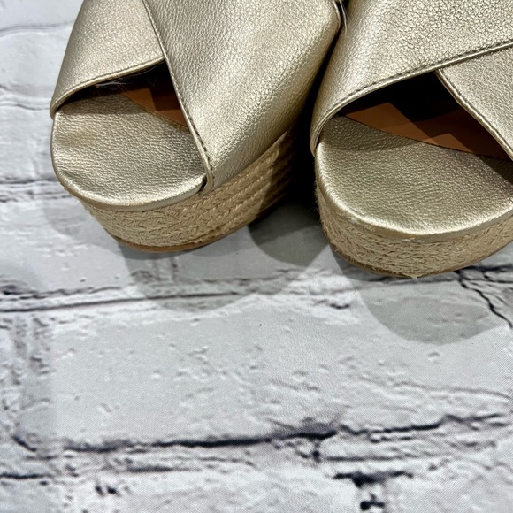 COPY - Metallic gold two strap sandals. - Picture 7 of 7